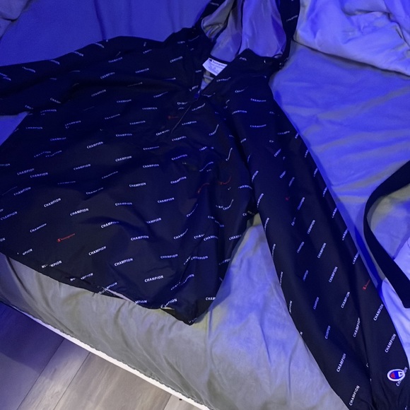 Champion windbreaker mens. - Picture 3 of 5